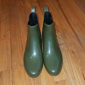 Rain boots